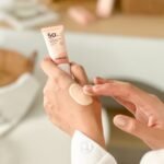 Hydra Different Moisturizing Sunscreen Serum (15gm)